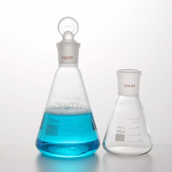     122 Conical flask with ground-in glass stopper