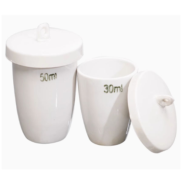 Porcelain crucible with lid and disc