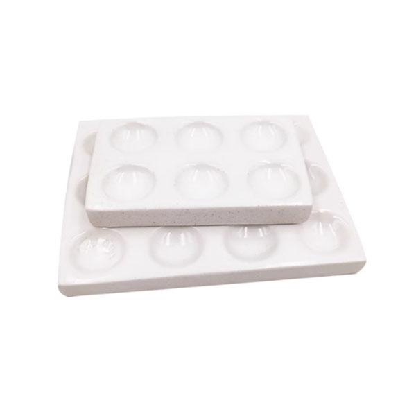 White porcelain reaction plate